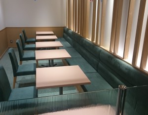 シェ・コーベ椅子テーブル